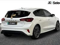 Begagnad Ford Focus ST-Line X 153 HK (112 kW) 2024 Vit Halvkombi