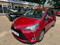 Used Toyota Yaris 2017 Red Hatchback
