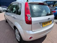 Used Ford Fiesta Zetec 80 HP (58 kW) 2006 Silver Hatchback