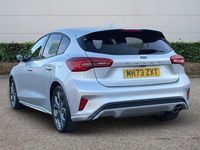 Begagnad Ford Focus ST-Line 2024 Silver Halvkombi