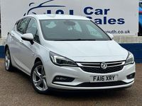 Used Vauxhall Astra SRi 136 HP (100 kW) 2016 White Hatchback