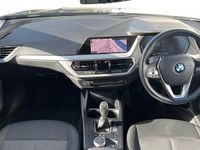 Gebraucht BMW 118 Sport Line 134 PS (98 kW) 2021 Schwarz Kleinwagen