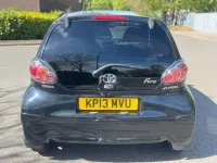 Begagnad Toyota Aygo 67 HK (49 kW) 2013 Svart Halvkombi