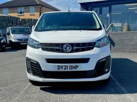 Second-hand Vauxhall Vivaro Sportive 100 CP (73 kW) 2021 Alb Monovolum