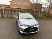Used Toyota Yaris 100 HP (73 kW) 2016 Blue Hatchback
