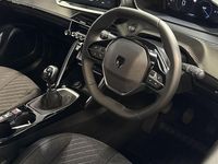 New Peugeot 2008 Allure 100 HP (73 kW) 2026 Obsession blue SUV