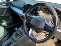 Usado Seat Ibiza FR 110 CV (80 kW) 2022 Gris Utilitario