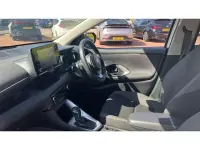 Used Toyota Yaris Hybrid Design 113 HP (83 kW) 2023 White Hatchback