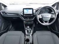 Used Ford Fiesta Titanium 125 HP (91 kW) 2018 White Hatchback