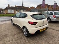 Used Renault Clio IV Dynamique 90 HP (66 kW) 2015 Cream Hatchback