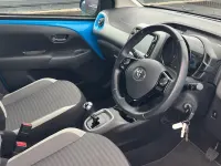 Used Toyota Aygo Trend 72 HP (52 kW) 2019 Cyan splash (metallic paint) Hatchback