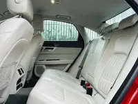Used Jaguar XF Portfolio 179 HP (131 kW) 2017 Red Sedan