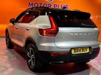 Used Volvo XC40 R-Design 190 HP (139 kW) 2018 Silver SUV