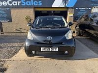 Usado Toyota iQ 68 HP (50 kW) 2009 Preto Citadino