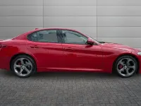 Used Alfa Romeo Giulia Saloon Edizione Speciale 178 HP (130 kW) 2018 Red Sedan