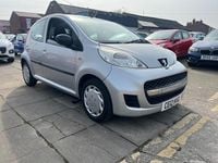 Used Peugeot 107 68 HP (50 kW) 2012 Silver Hatchback
