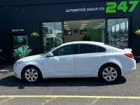 Used Vauxhall Insignia SRi 2011 White Hatchback