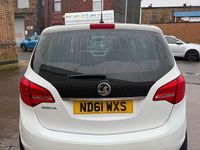 Second-hand Vauxhall Meriva Edition 2011 Alb Monovolum
