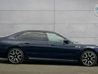 Used BMW M760e Comfort Edition 563 HP (414 kW) 2024 Blue Sedan
