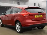 Used Ford Focus Titanium 125 HP (91 kW) 2015 Red Hatchback