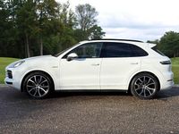 Used Porsche Cayenne 462 HP (339 kW) 2021 White SUV