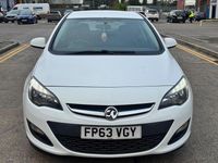 Begagnad Vauxhall Astra 2013 Vit Halvkombi