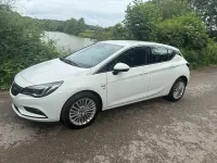 Used Vauxhall Astra SRi 2016 White Hatchback