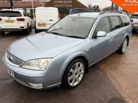 Begagnad Ford Mondeo Ghia 145 HK (106 kW) 2006 Blå Kombi