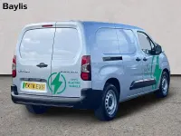 Usado Citroën e-Berlingo 100 kW (136 HP) 2024 Prateado Monovolume