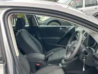 Usado VW Golf VI SE 140 HP (102 kW) 2009 Cinzento Citadino