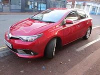 Used Toyota Auris 116 HP (85 kW) 2016 Red Hatchback