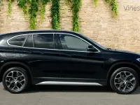 Begagnad BMW X1 xLine 134 HK (98 kW) 2022 Svart SUV