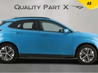 Gebraucht Hyundai Kona Premium 100 kW (136 PS) 2023 Blau SUV