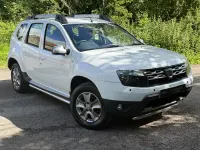 Used Dacia Duster Lauréate 110 HP (80 kW) 2015 White SUV