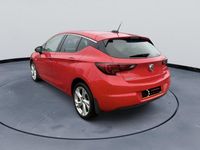 Used Vauxhall Astra 105 HP (77 kW) 2016 Red Hatchback