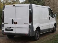 Used Renault Trafic 100 HP (73 kW) 2005 White MPV