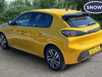 Second-hand Peugeot 208 Allure+ 102 CP (75 kW) 2023 Galben Hatchback