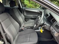 Used Vauxhall Astra 90 HP (66 kW) 2007 Black Hatchback