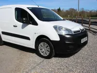 Używany Citroën Berlingo 100 kW (136 KM) 2020 Biały Minivan