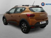 Usado Dacia Sandero Journey 91 HP (66 kW) 2022 Laranja Citadino
