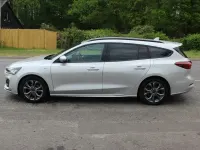 Usado Ford Focus ST-Line 2023 Plateado Familiar
