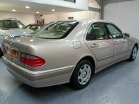 Begagnad Mercedes E200 Classic 2000 Sedan