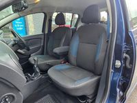 Used Dacia Sandero Lauréate 90 HP (66 kW) 2015 Blue Hatchback