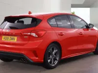 Used Ford Focus ST-Line 350 HP (257 kW) 2018 Red Hatchback