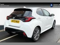 Used Toyota Yaris Hybrid 113 HP (83 kW) 2022 White Hatchback