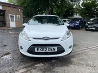 Used Ford Fiesta Titanium 95 HP (69 kW) 2012 White Hatchback