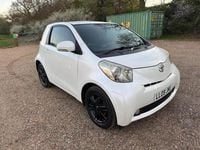 Used Toyota iQ 68 HP (50 kW) 2009 White Hatchback