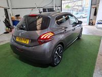Usado Peugeot 208 S 82 HP (60 kW) 2019 Cinzento Citadino
