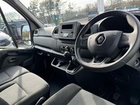 Used Renault Master Business 135 HP (99 kW) 2023 White MPV