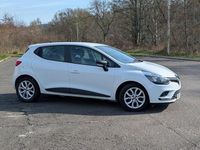 Used Renault Clio IV Play 75 HP (55 kW) 2017 White Hatchback